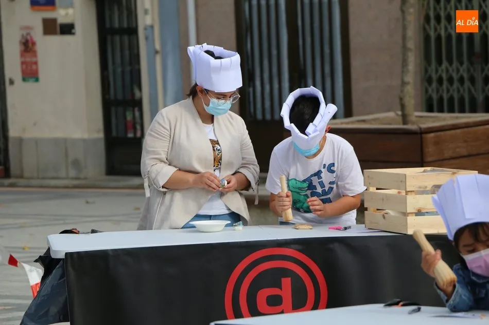 Foto 4 - Peque&ntilde;os y mayores disfrutan en Vitigudino con Diver Chef