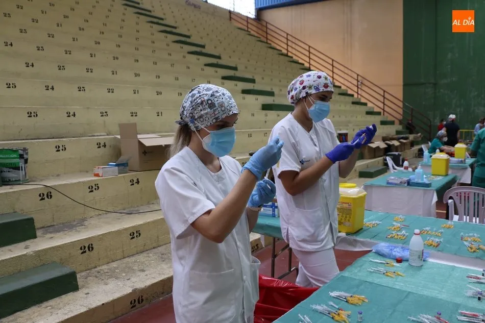 El martes 8 de junio les llega el turno a los que este año cumplen entre 46 y 51 años / CORRAL
