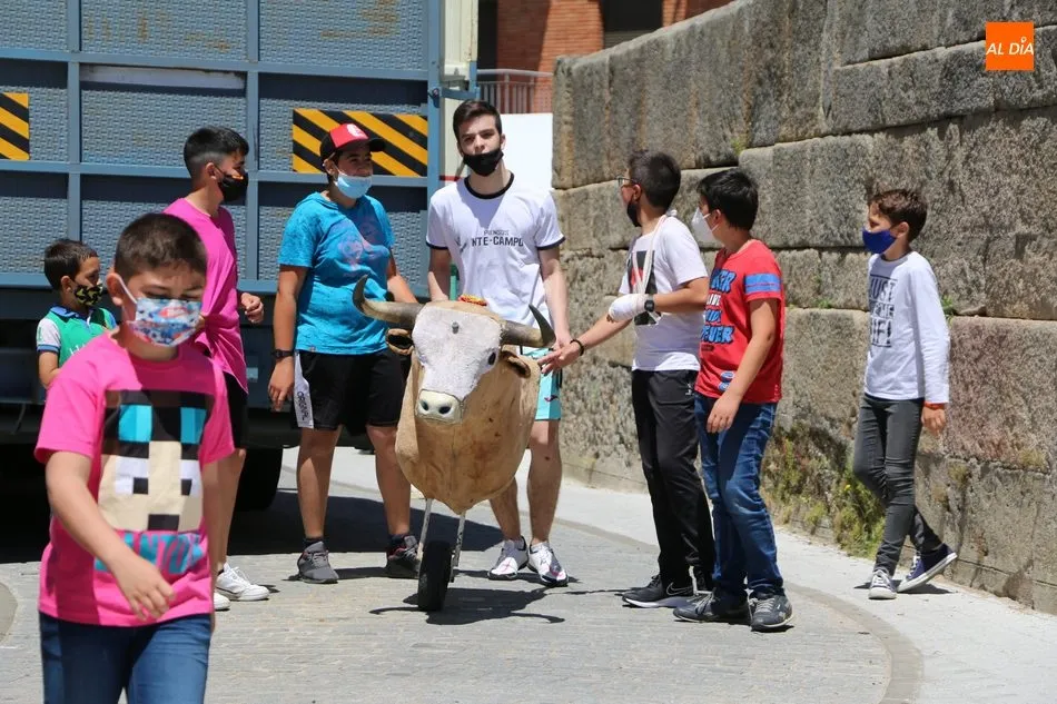 Foto 7 - El encierro de carretones revive el Corpus m&aacute;s tradicional  
