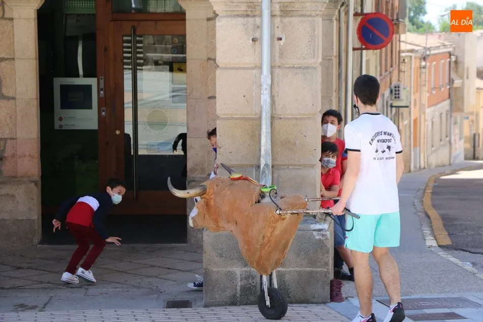 Foto 4 - El encierro de carretones revive el Corpus m&aacute;s tradicional  