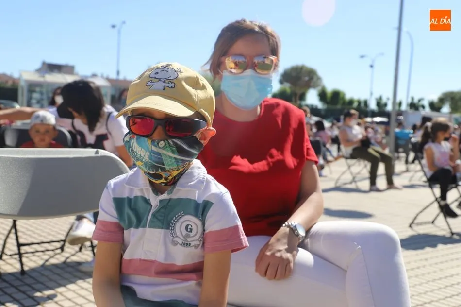 Foto 9 - Los ni&ntilde;os disfrutan del teatro con la compa&ntilde;&iacute;a El Gran Rufus en Villares de la Reina  