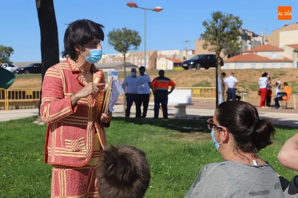 Foto 6 - Los ni&ntilde;os disfrutan del teatro con la compa&ntilde;&iacute;a El Gran Rufus en Villares de la Reina  