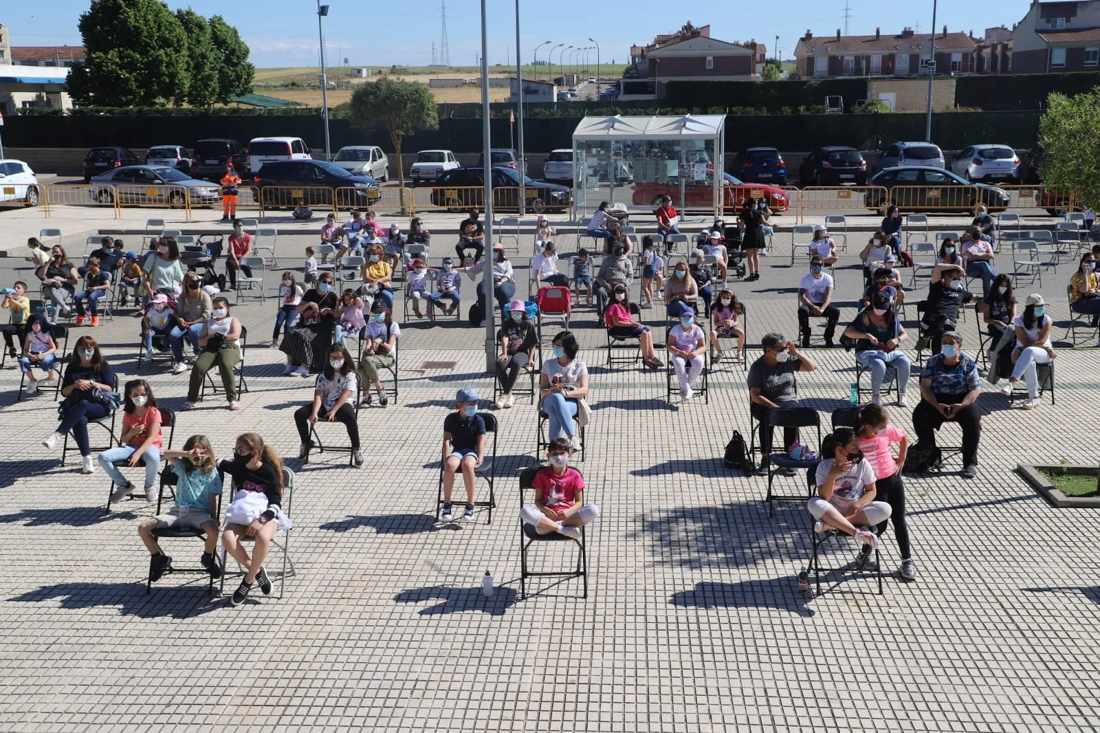 Foto 2 - Los ni&ntilde;os disfrutan del teatro con la compa&ntilde;&iacute;a El Gran Rufus en Villares de la Reina  