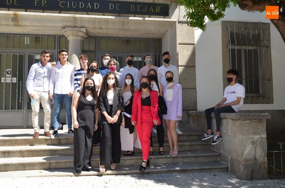 Foto 2 - Se grad&uacute;a la primera promoci&oacute;n post-covid en el C.I.F.P Ciudad de B&eacute;jar
