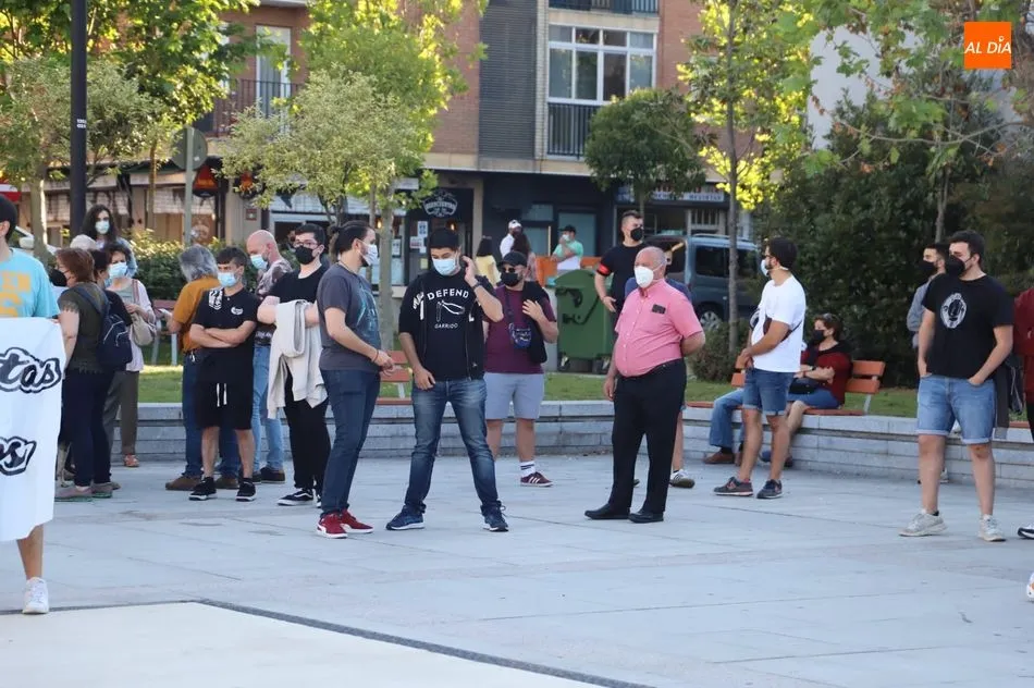 Foto 10 - Concentraci&oacute;n en Garrido contra las agresiones fascistas  