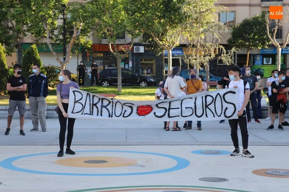 Foto 5 - Concentraci&oacute;n en Garrido contra las agresiones fascistas  
