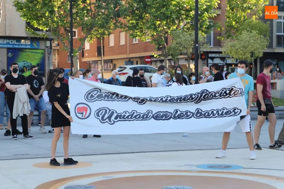 Foto 4 - Concentraci&oacute;n en Garrido contra las agresiones fascistas  