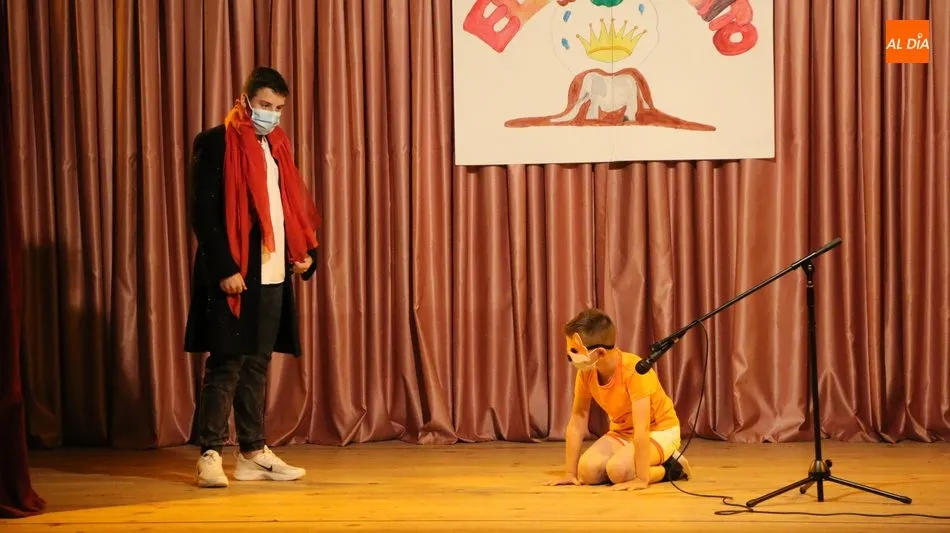 Foto 7 - Los participantes del taller de teatro infantil de Aldead&aacute;vila cierran el curso con dos...