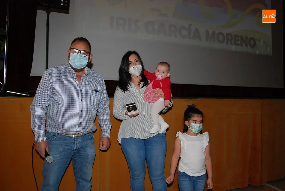 Foto 6 - Sancti-Sp&iacute;ritus homenajea a sus mayores y agasaja a los peque&ntilde;os sanctispirituenses  