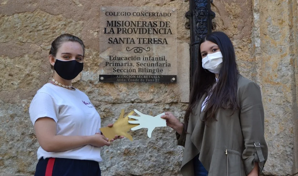 Foto 6 - Astr&oacute;briga regala manos de su Sol a 40 escolares de Ciudad Rodrigo gracias a una donaci&oacute;n de...