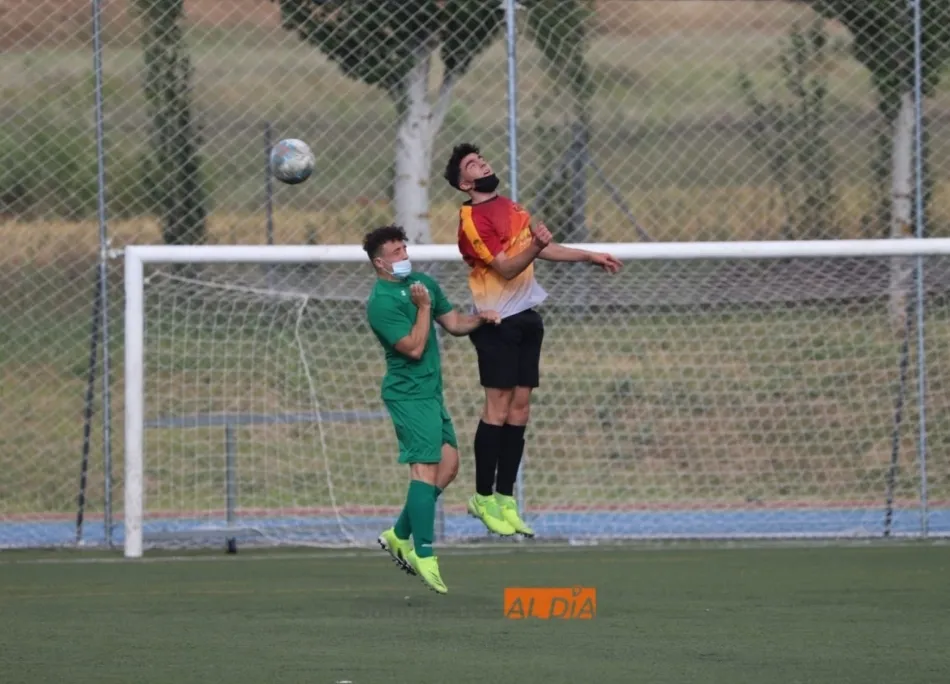 Foto 9 - Emocionante inicio de los playoffs por el t&iacute;tulo de la Provincial de Aficionados