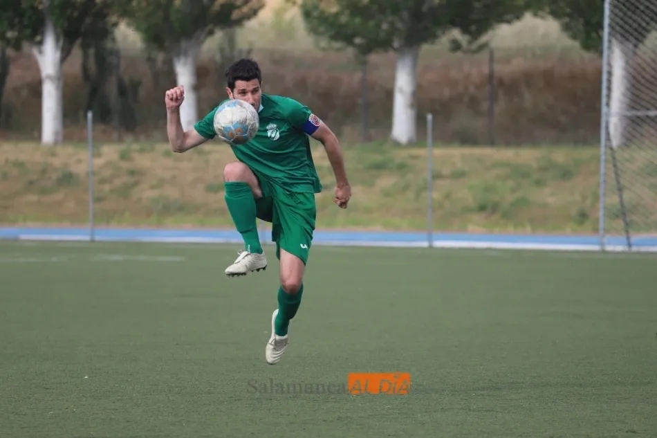 Foto 5 - Emocionante inicio de los playoffs por el t&iacute;tulo de la Provincial de Aficionados