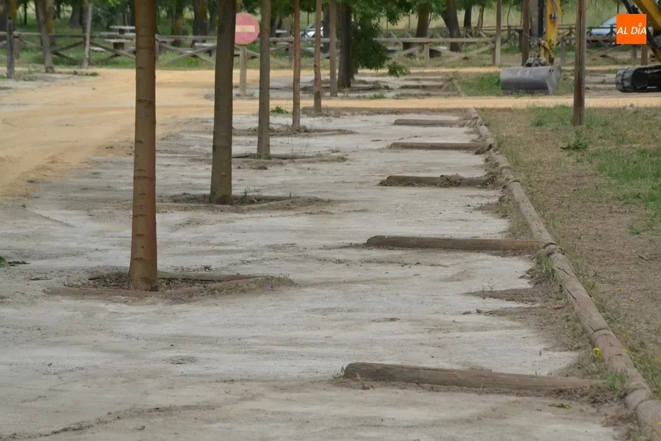 Foto 5 - Remozada la superficie del parking de La Pesquera  