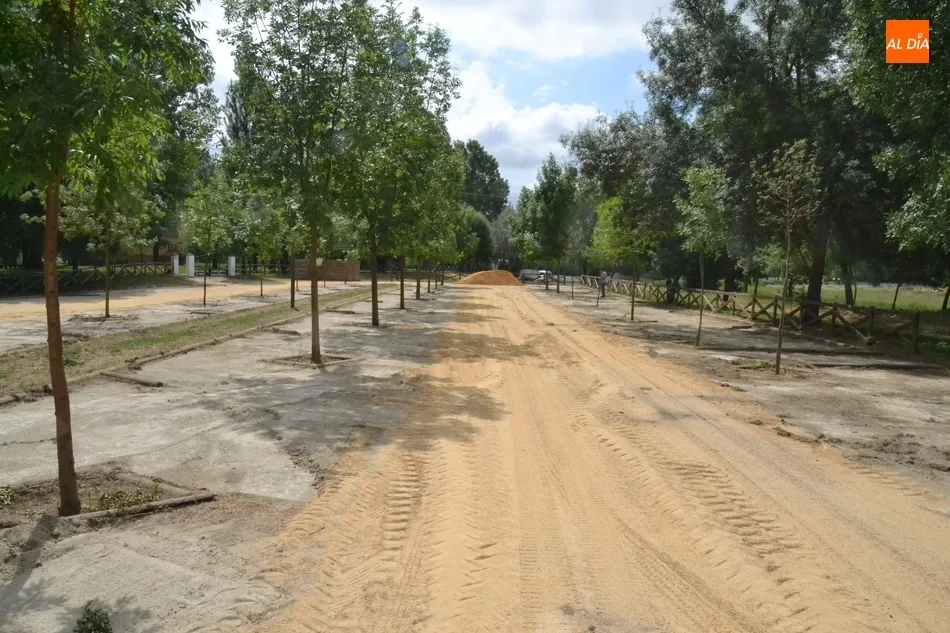 Foto 2 - Remozada la superficie del parking de La Pesquera  