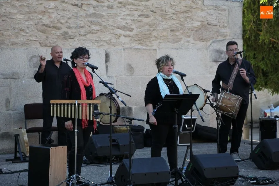 Foto 4 - Baleo anima&nbsp;con su m&uacute;sica folk las fiestas del Corpus en Monleras  