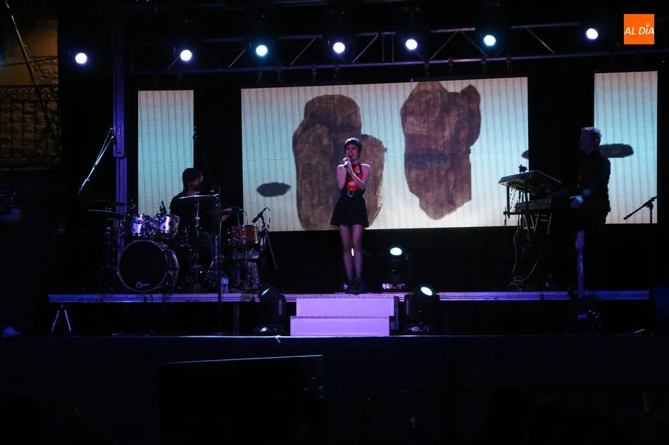 Foto 5 - Bonito tributo a Mecano de Eternal en Vitigudino  