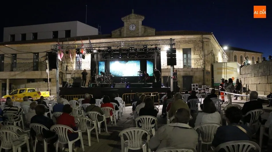 Foto 4 - Bonito tributo a Mecano de Eternal en Vitigudino  