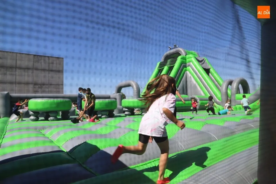 Foto 8 - Villares disfruta el Corpus con un emocionante parque de juegos infantil