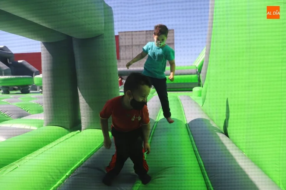 Foto 7 - Villares disfruta el Corpus con un emocionante parque de juegos infantil