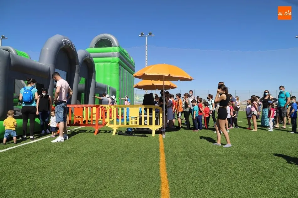 Foto 3 - Villares disfruta el Corpus con un emocionante parque de juegos infantil