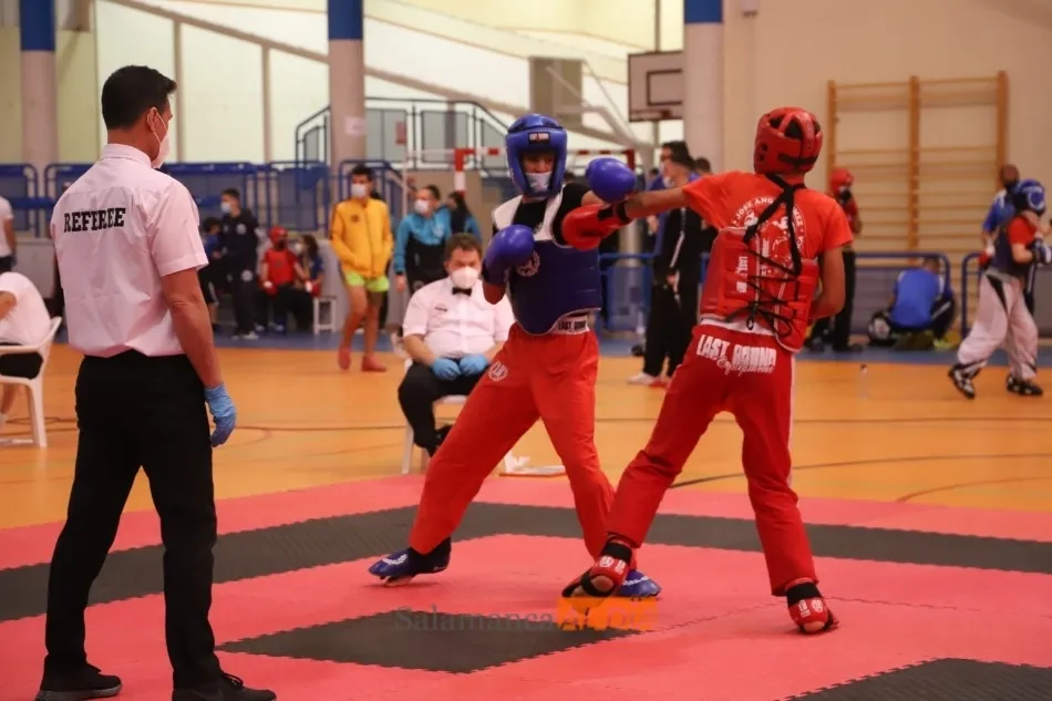 Uno de los combates / Lydia González