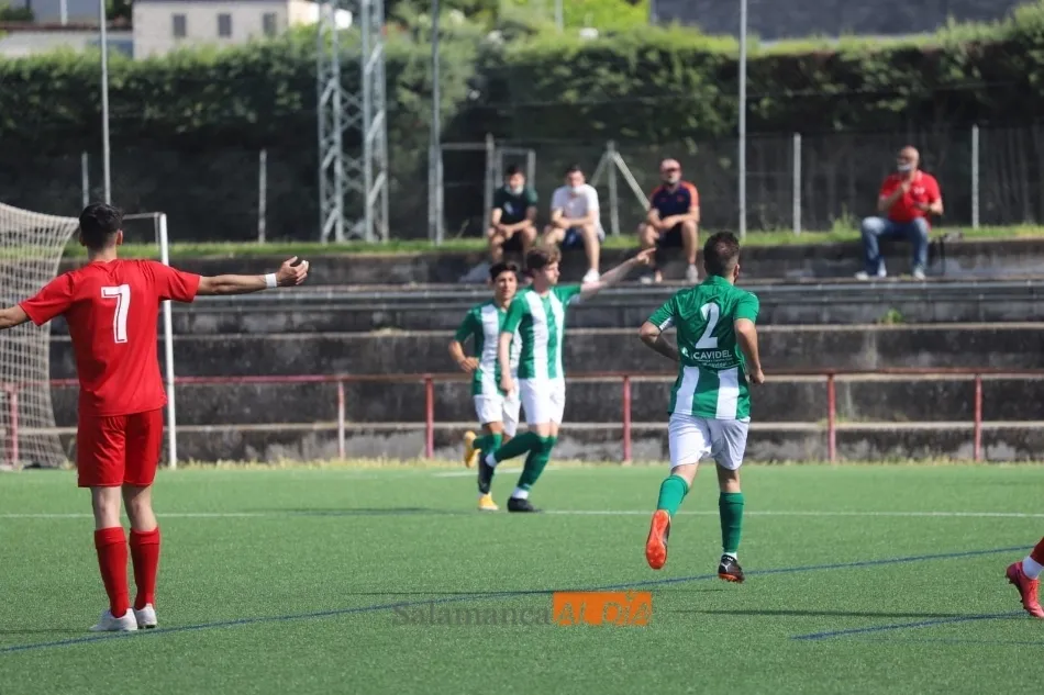 Foto 6 - La m&aacute;quina del Ribert no descarrila y acaricia la final del playoff a Tercera RFEF (1-3)