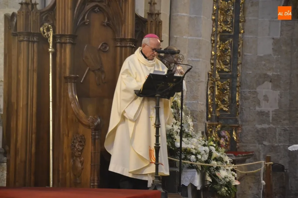 Foto 7 - Solemne celebraci&oacute;n en el centro hist&oacute;rico del Corpus Christi con toque incluido del Reloj Suelto ...