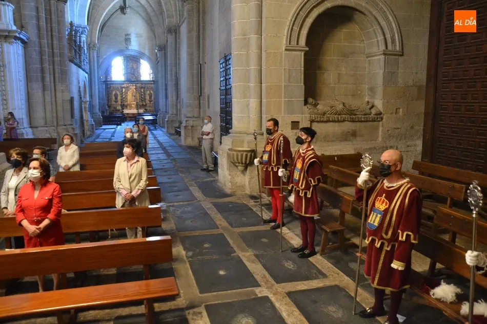 Foto 4 - Solemne celebraci&oacute;n en el centro hist&oacute;rico del Corpus Christi con toque incluido del Reloj Suelto ...