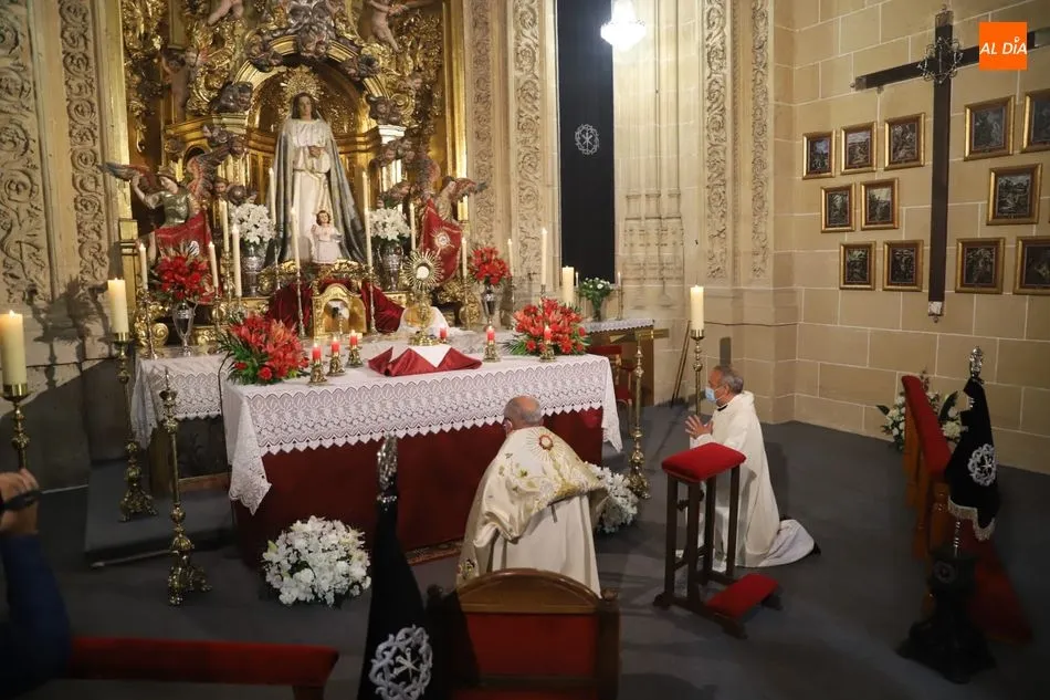 Foto 11 - Solemne celebraci&oacute;n de Corpus en la Catedral Nueva con limitaciones por la pandemia