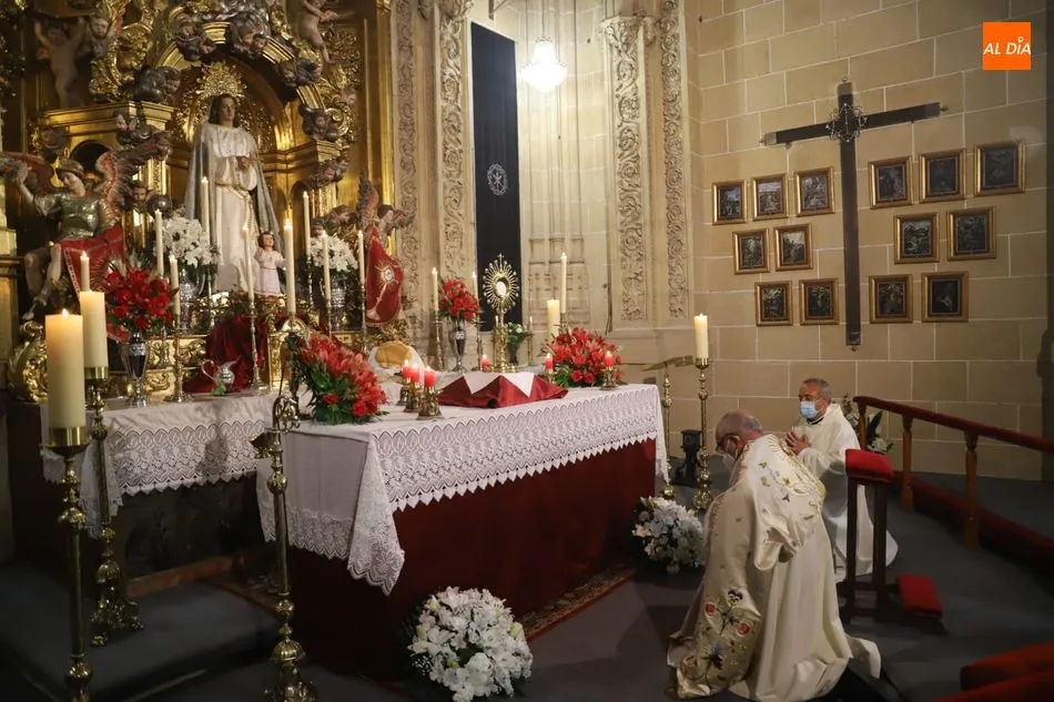 Foto 10 - Solemne celebraci&oacute;n de Corpus en la Catedral Nueva con limitaciones por la pandemia
