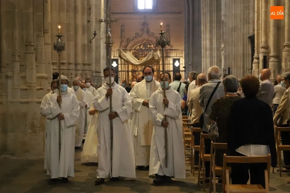 Foto 9 - Solemne celebraci&oacute;n de Corpus en la Catedral Nueva con limitaciones por la pandemia