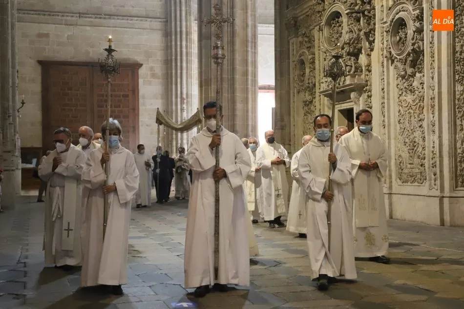 Foto 7 - Solemne celebraci&oacute;n de Corpus en la Catedral Nueva con limitaciones por la pandemia
