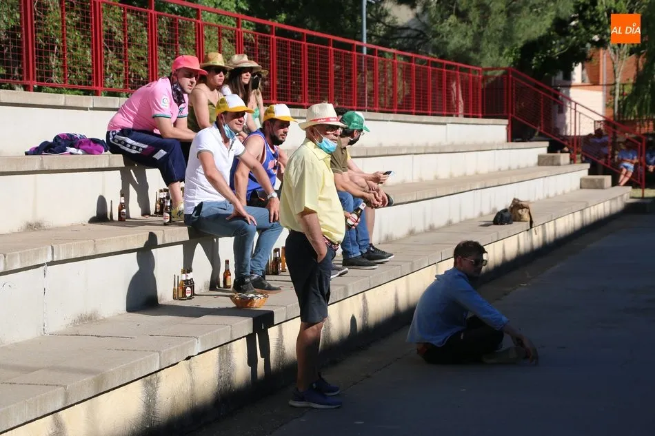 Foto 10 - Vibrante partido de pelota a mano en Monleras para despedir el Corpus  