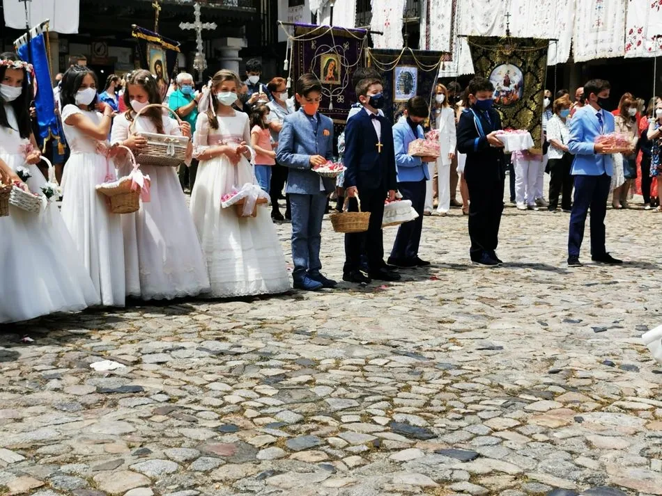 Foto 10 - La Alberca se viste de gala para un reducido Corpus