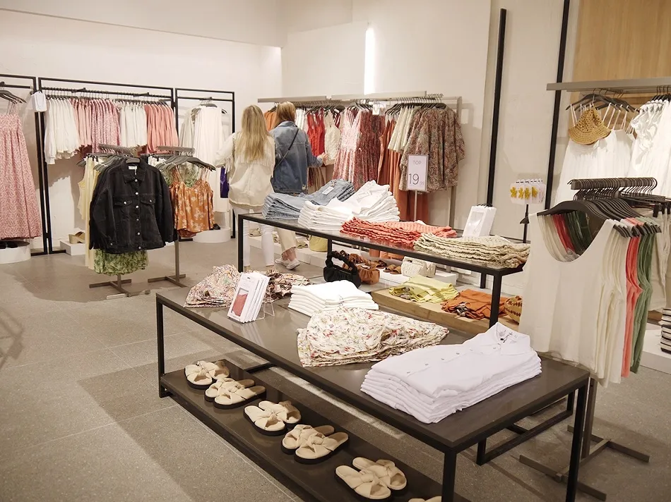 Foto 3 - Mango abre tienda en el Centro Comercial El Tormes  