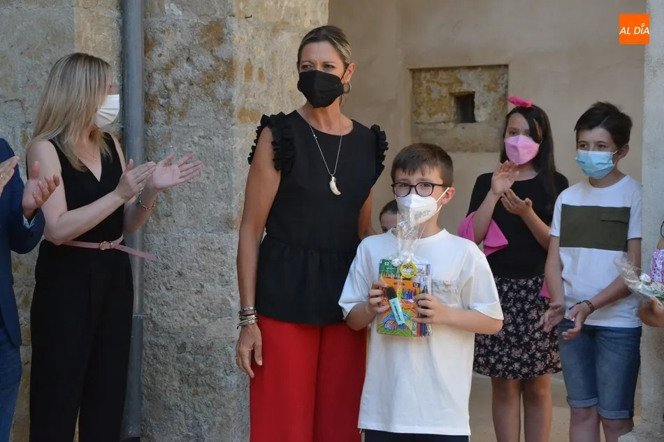 Foto 8 - Los ganadores del concurso &lsquo;Dise&ntilde;ando Monumentos&rsquo; reciben su recompensa  