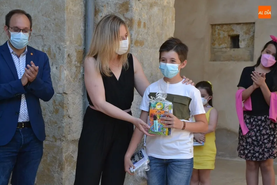Foto 6 - Los ganadores del concurso &lsquo;Dise&ntilde;ando Monumentos&rsquo; reciben su recompensa  