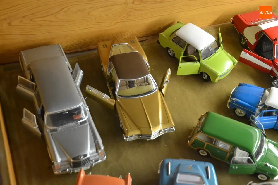 Foto 9 - La Casa de la Cultura da la bienvenida a una exposici&oacute;n permanente de veh&iacute;culos en miniatura  