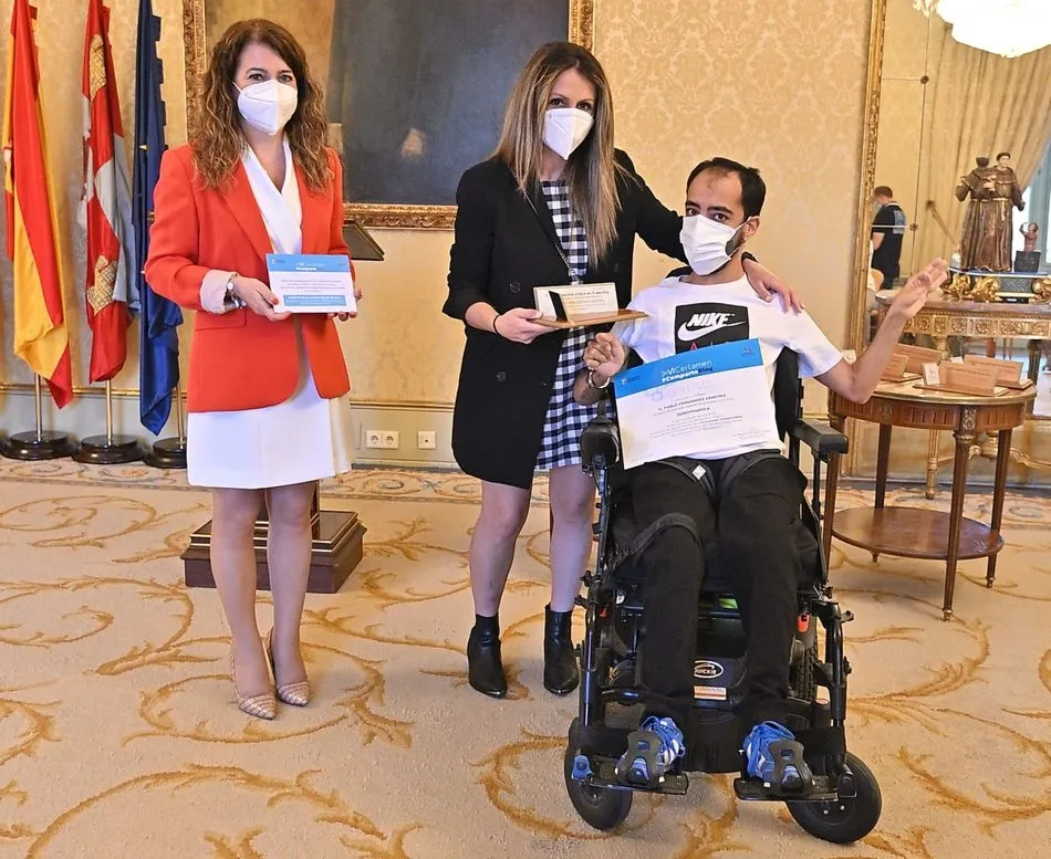 Foto 7 - El Ayuntamiento entrega los diplomas a los ganadores del VI Certamen &lsquo;#Compartoblog&rsquo;