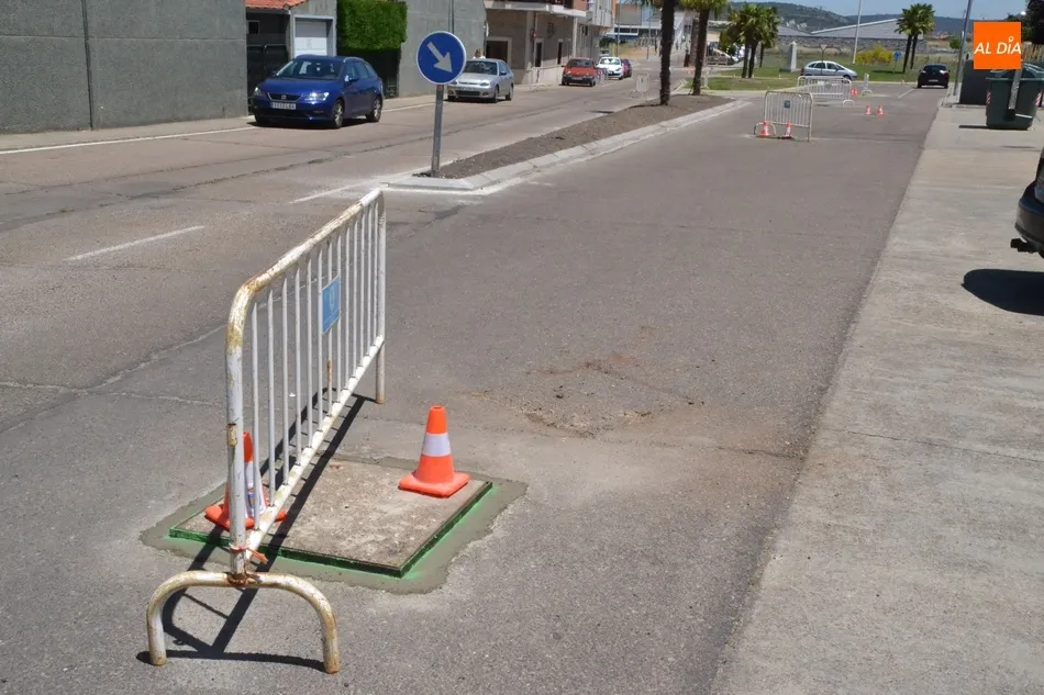 Foto 5 - El Paseo de Carmelitas, convertido en una pista de obst&aacute;culos con motivo de su reasfaltado  