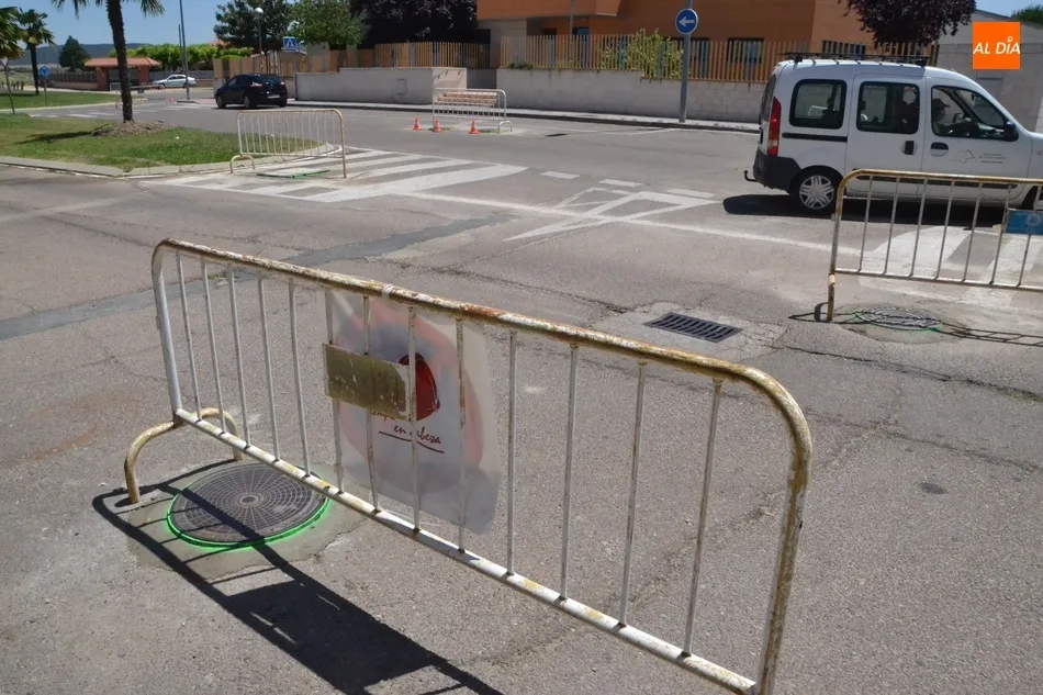 Foto 9 - El Paseo de Carmelitas, convertido en una pista de obst&aacute;culos con motivo de su reasfaltado  
