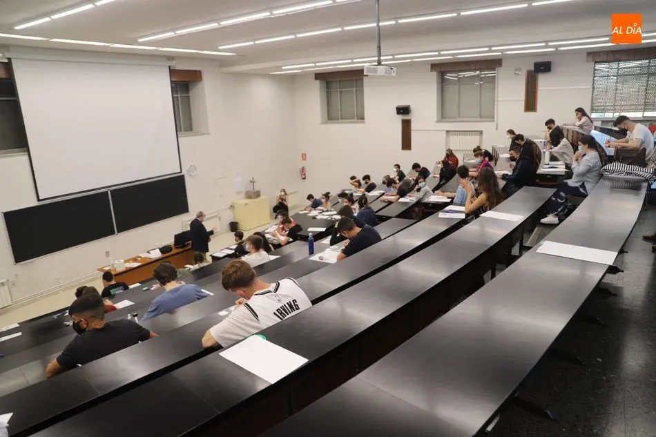 Foto 7 - Nervios y concentraci&oacute;n en el inicio de los ex&aacute;menes de la EBAU para 1.500 estudiantes de la...