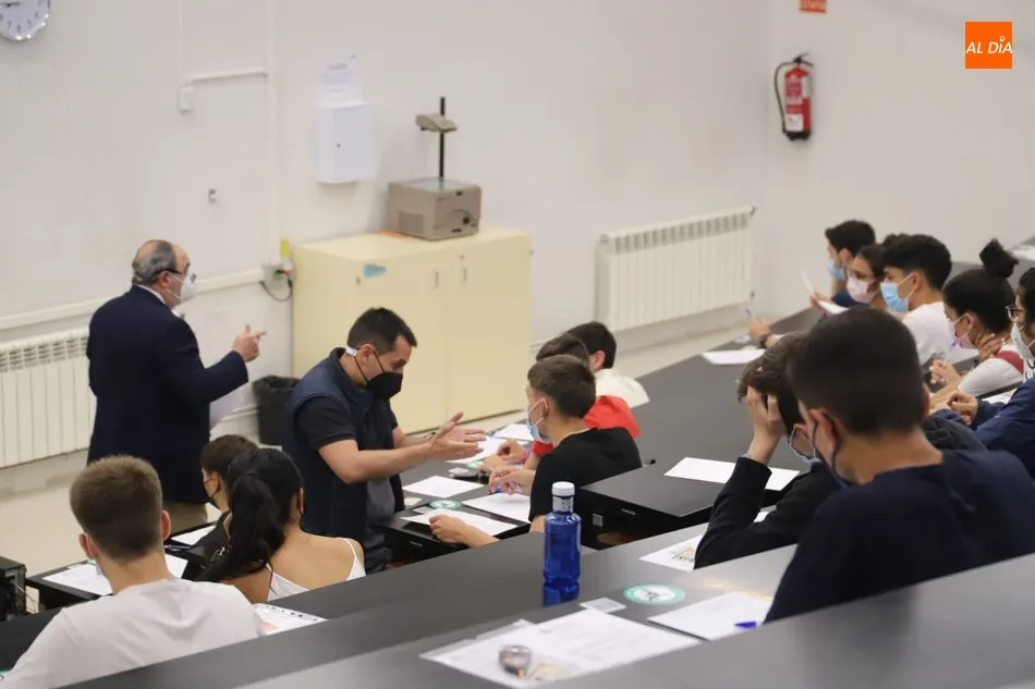 Foto 5 - Nervios y concentraci&oacute;n en el inicio de los ex&aacute;menes de la EBAU para 1.500 estudiantes de la...