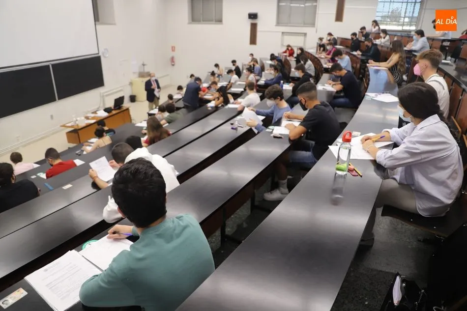 Foto 4 - Nervios y concentraci&oacute;n en el inicio de los ex&aacute;menes de la EBAU para 1.500 estudiantes de la...