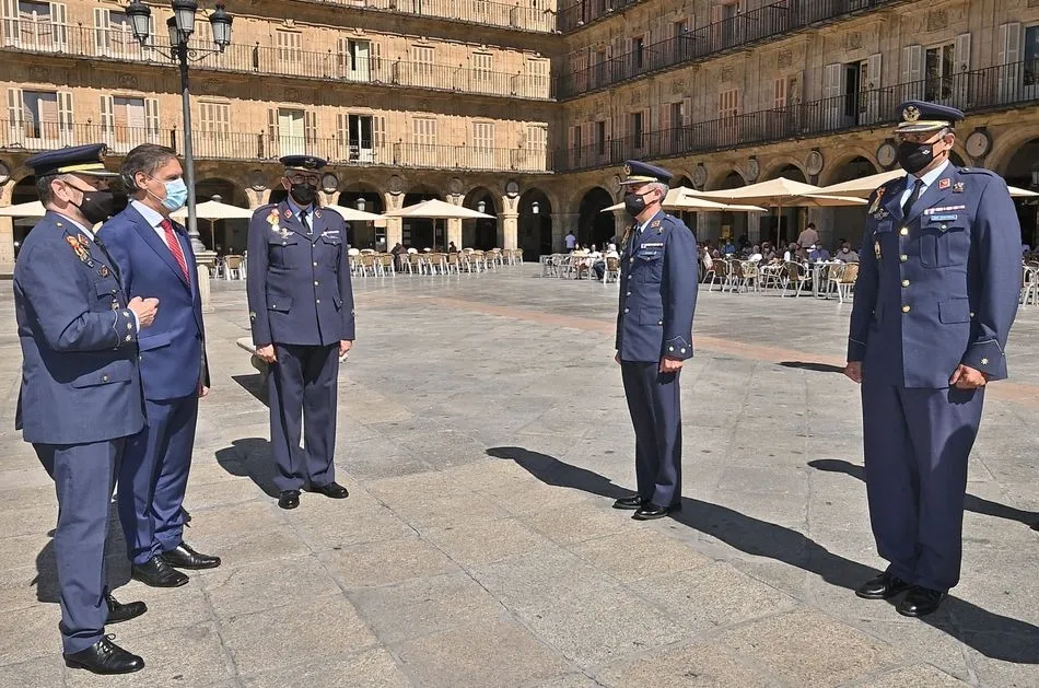 Foto 2 - El alcalde agradece al Grupo de Escuelas de Matac&aacute;n su aportaci&oacute;n a Salamanca como Ciudad del...