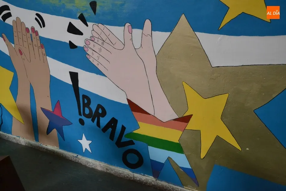 Foto 10 - El IES Fray Diego inaugura un espectacular mural para darle una nueva vida a su sal&oacute;n de actos  
