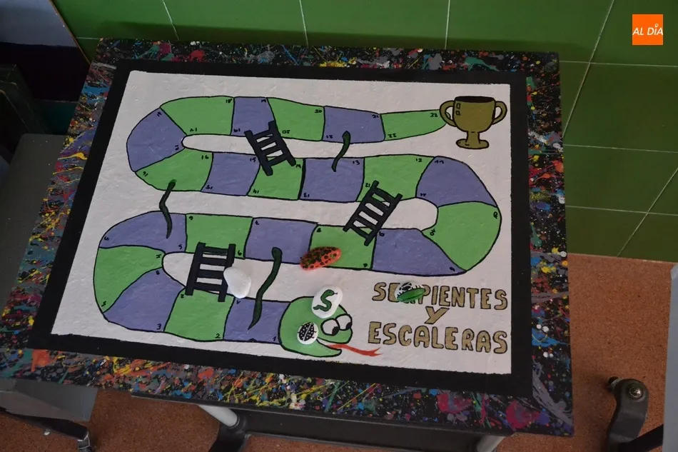 Foto 4 - El IES Fray Diego inaugura un espectacular mural para darle una nueva vida a su sal&oacute;n de actos  
