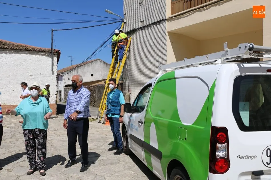 Foto 5 - Barruecopardo y pueblos de la zona reducen la brecha digital con el Plan de Extensi&oacute;n de Banda...