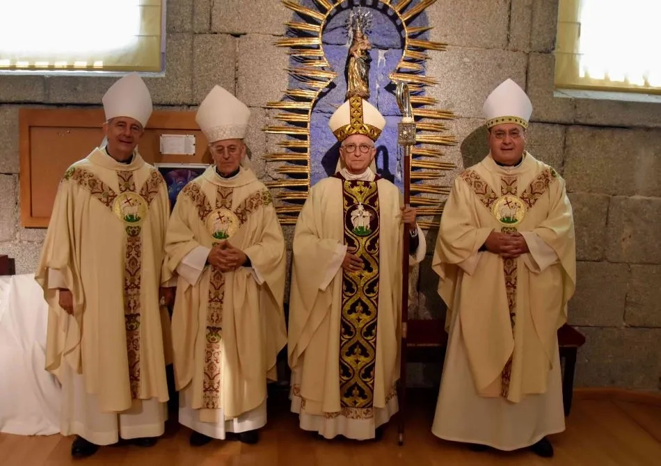 Foto 3 - Jes&uacute;s Garc&iacute;a Burillo festeja tambi&eacute;n en &Aacute;vila sus 50 a&ntilde;os como sacerdote  