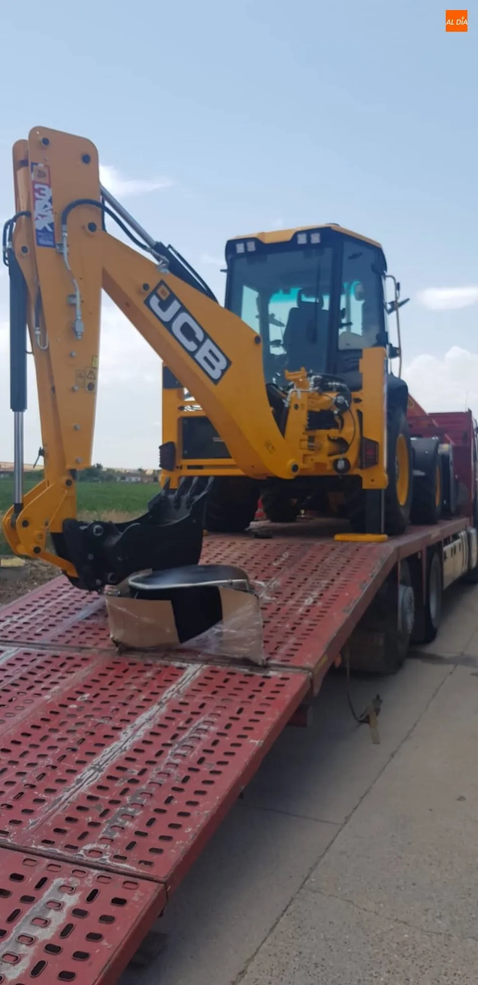 Foto 4 - La Mancomunidad Cantalapiedra-Las Villas adquiere una nueva m&aacute;quina retroexcavadora  